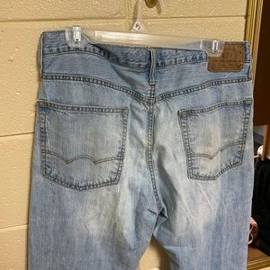 American Eagle light washed jeans. Straight fit. Fits like a 8 or 10.